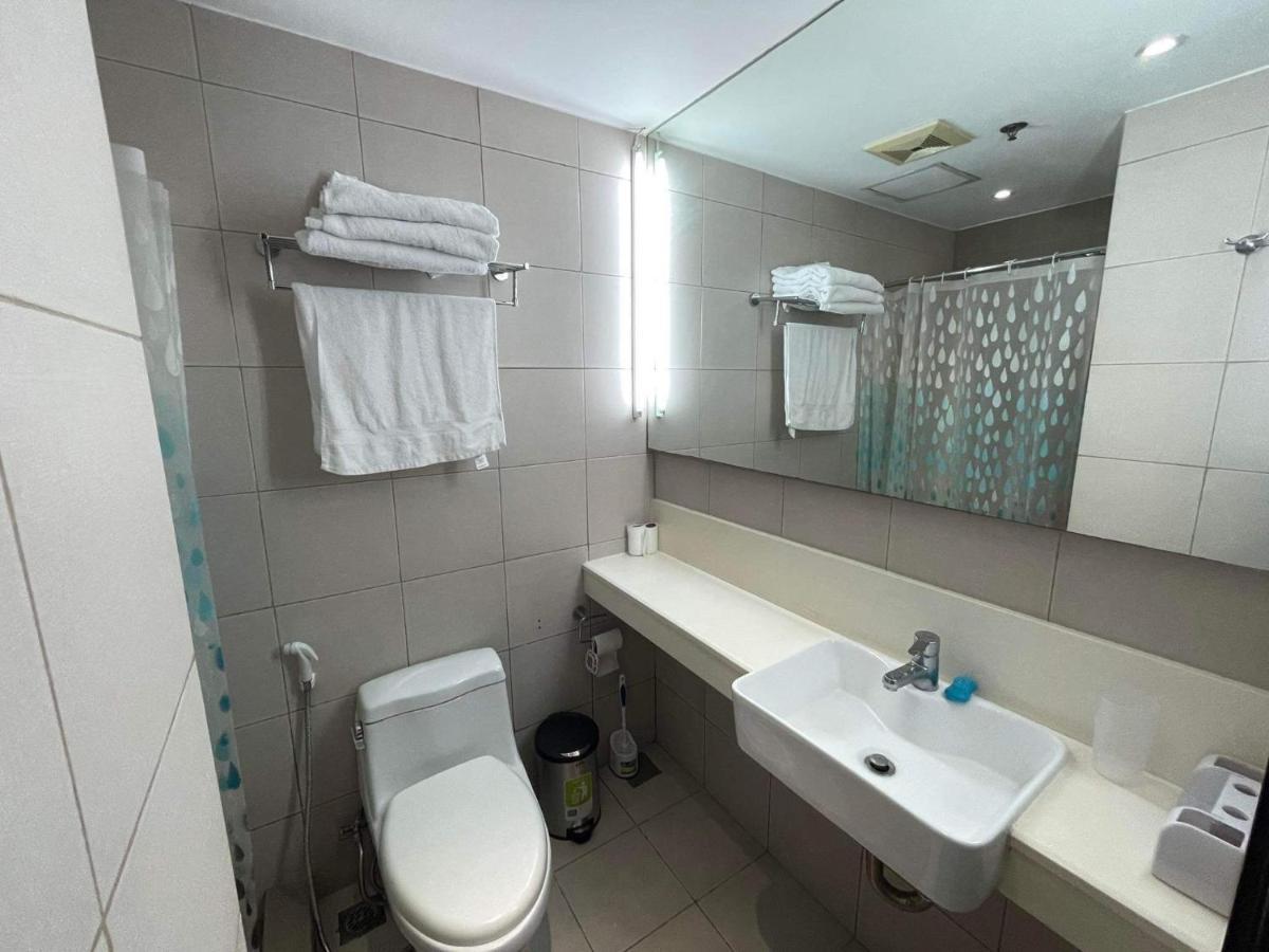 2 Bedroom Portovita Tower 12-A Manila Zewnętrze zdjęcie